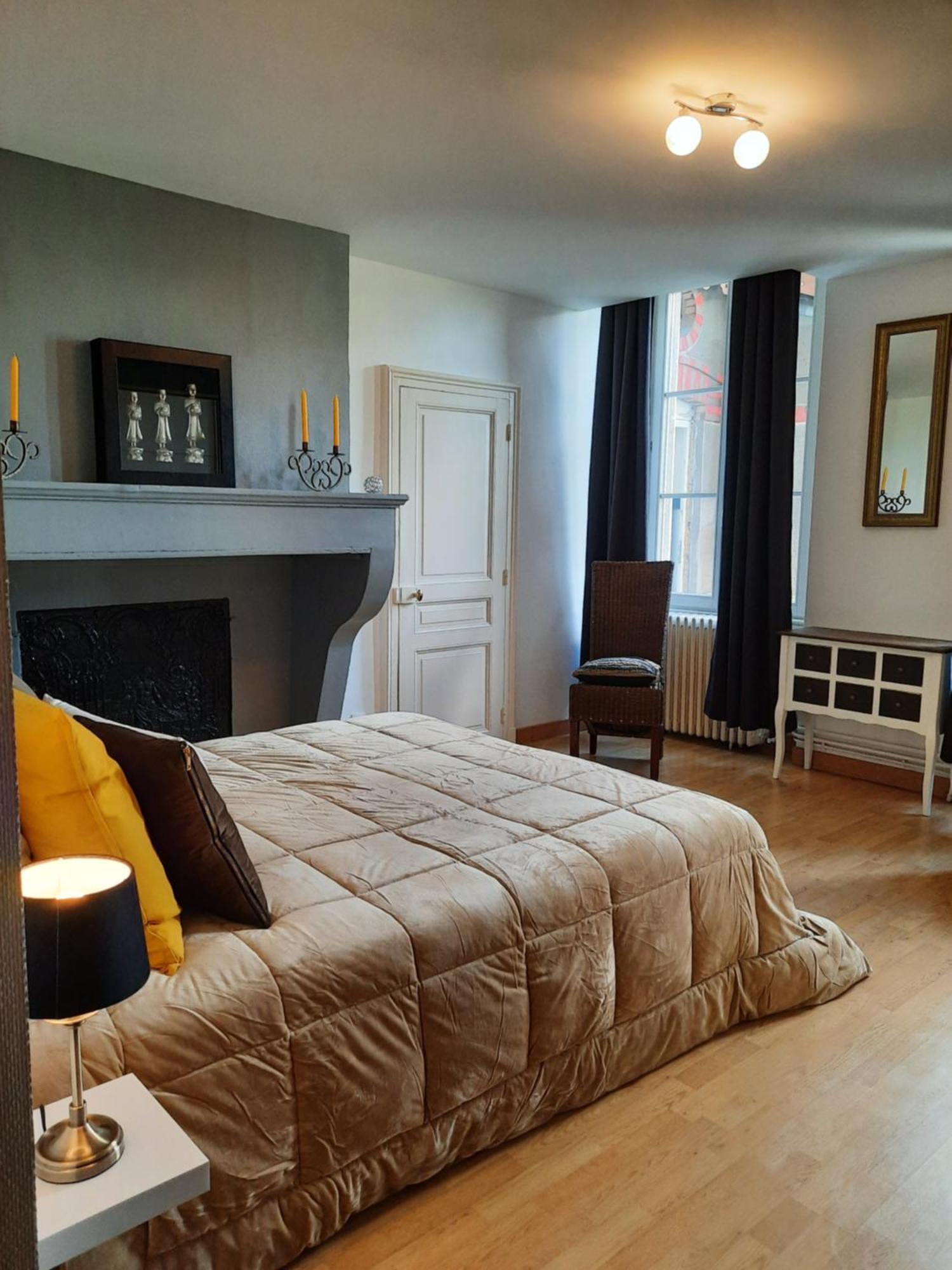 Appartement Vieille Ville ヴェルダン・シュル・ムーズ エクステリア 写真
